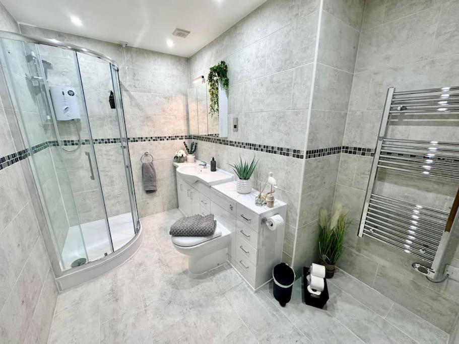 Apartment Griffin Executive Sleeps 4 With Cymru Holidays Newport (Gwent)