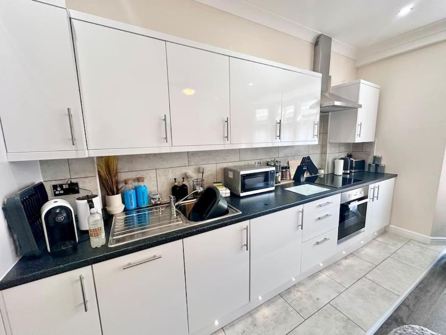 Griffin Executive Sleeps 4 With Cymru Holidays * Newport (Gwent)