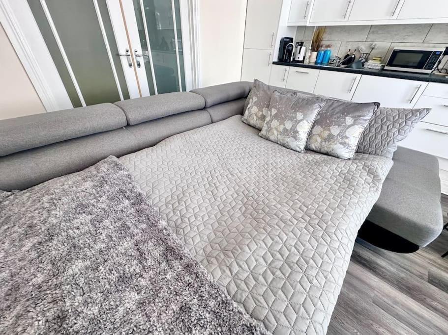 Griffin Executive Sleeps 4 With Cymru Holidays * Newport (Gwent)
