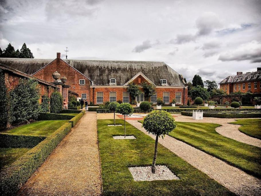 Griffin Executive Sleeps 4 With Cymru Holidays Newport (Gwent)